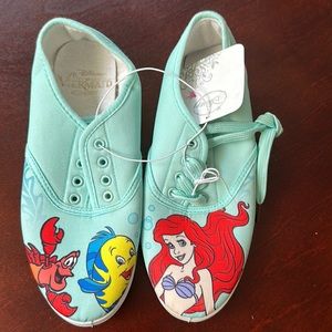 NWT Canvas Little Mermaid Sneakers. Womens Size 7. Missing 1 shoestring.